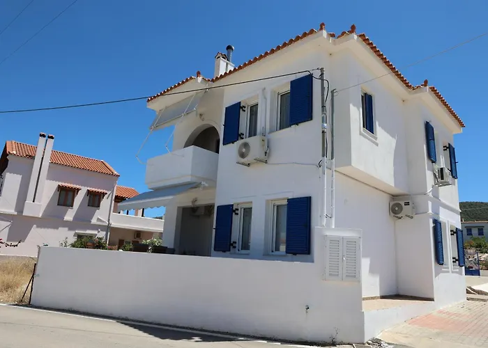 Veloudi\'S Apartment 1