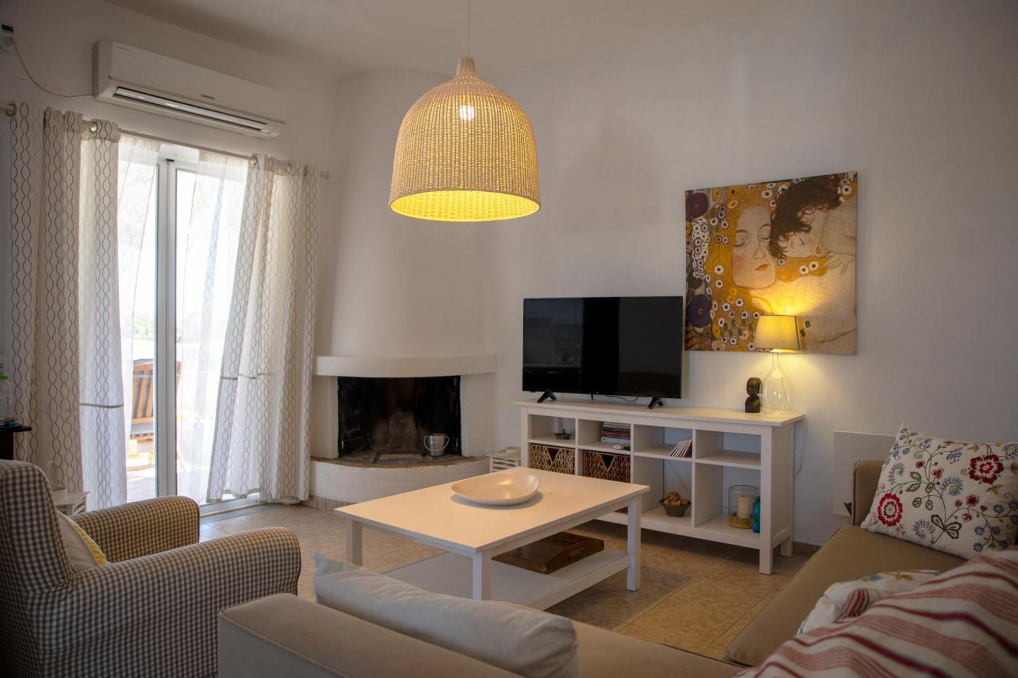 Veloudi's 1 Apartment